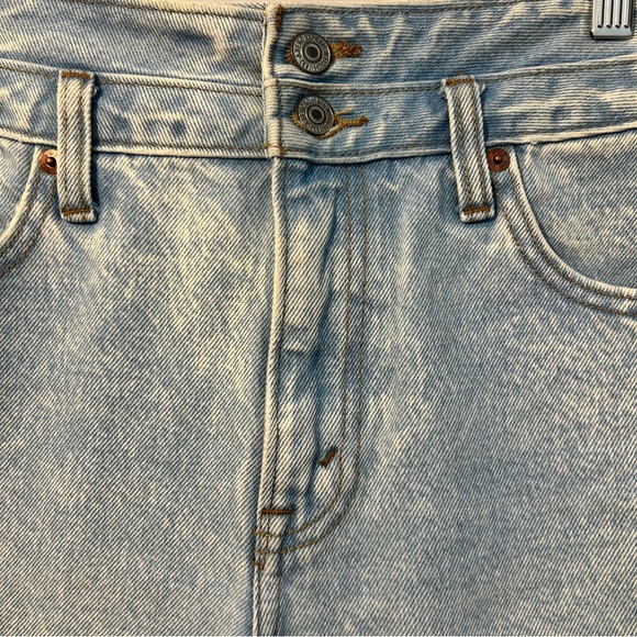 Abercrombie & Fitch Women’s High Rise Mom Jeans. Size 26/ 2R - Picture 11 of 14